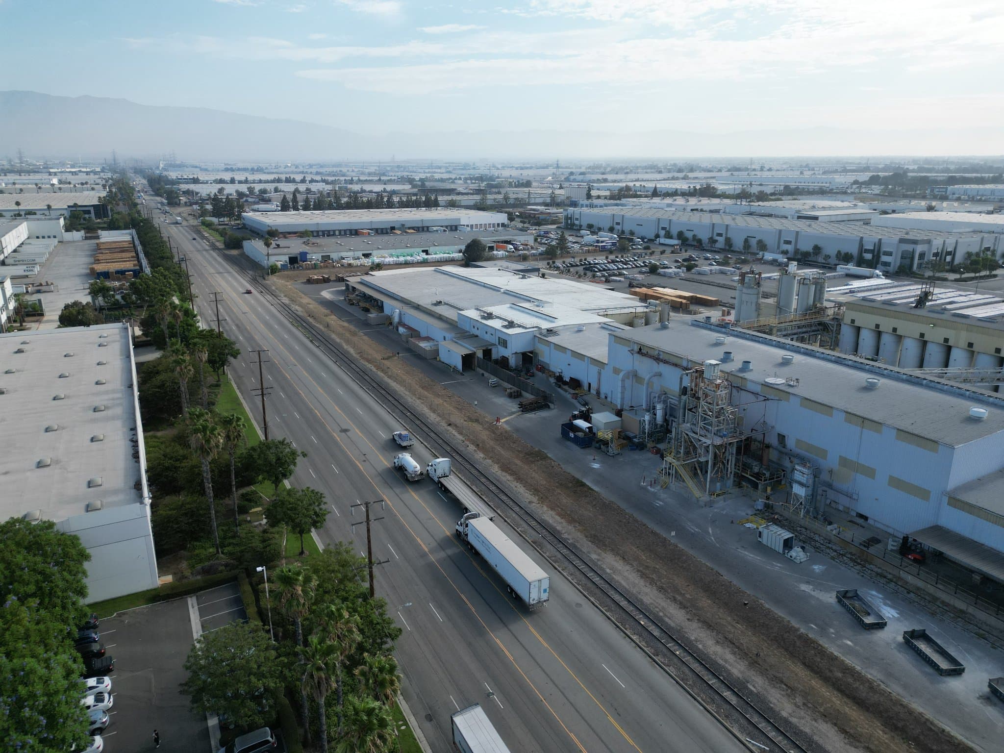 ±220,000 SF Ontario Distribution Warehouse for Sublease | 32' Clear — photo 3